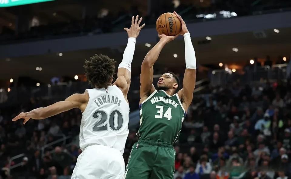 九游平台包含雄鹿核心球员伤退，球队未来走势成疑，中文信息.的词条